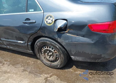 2005 Honda Accord 2.4 Lx z USA, uszkodzony, nr VIN 1HGCM564X5A001197